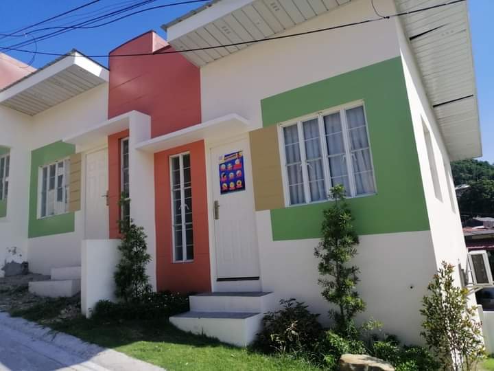 Rowhouse Split Level - Fiesta Communities Subic