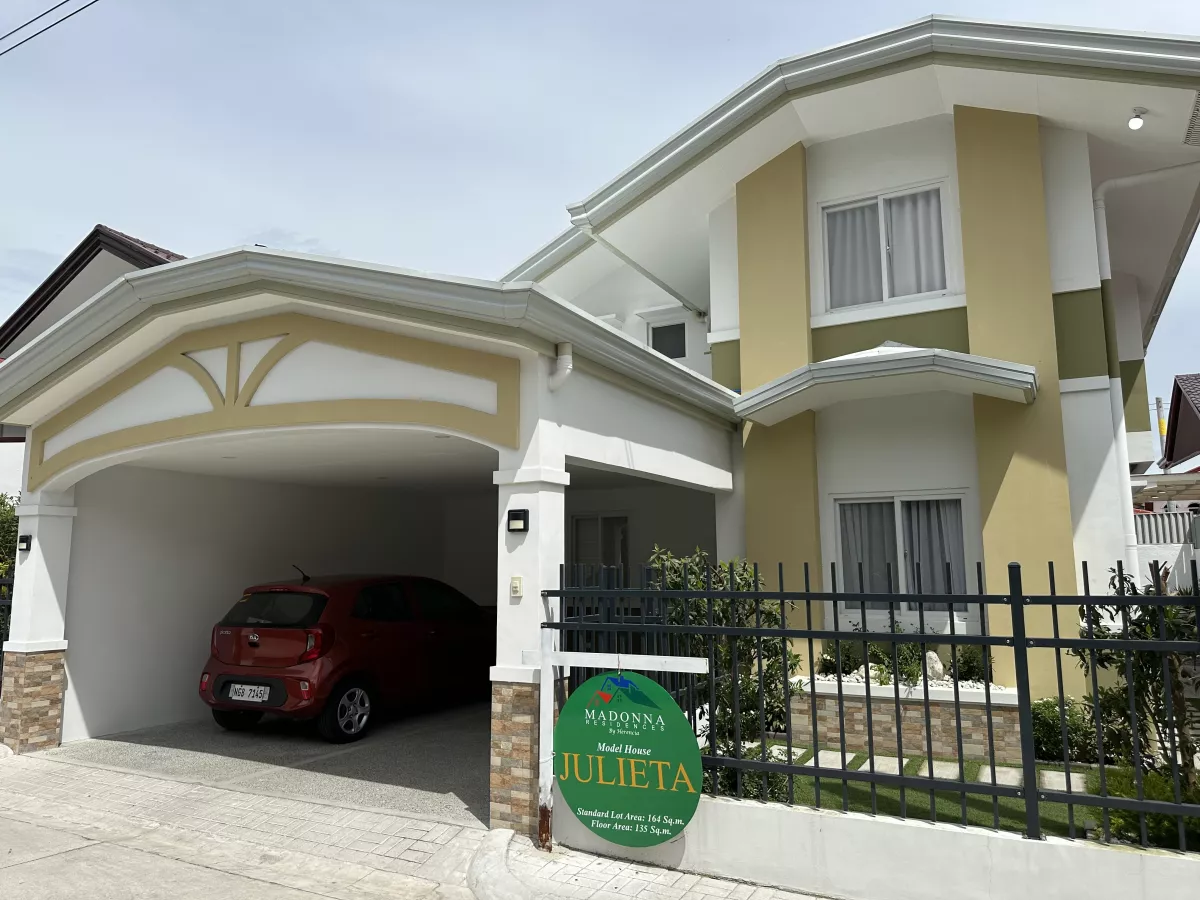 Julieta - Madonna Residences