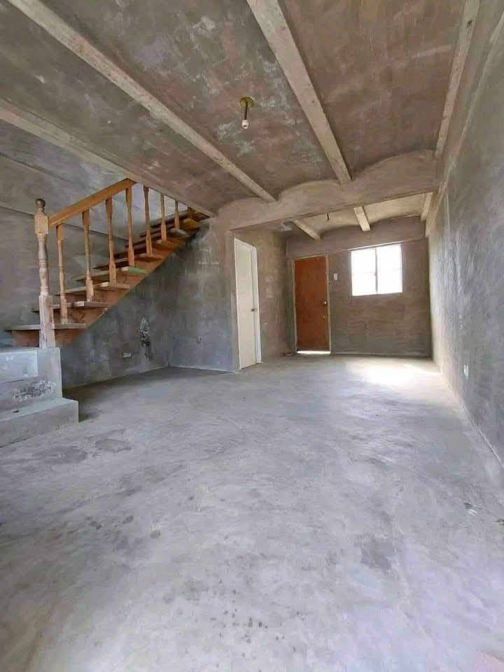 Townhouse w/ Carport Provision - Greenway Place
