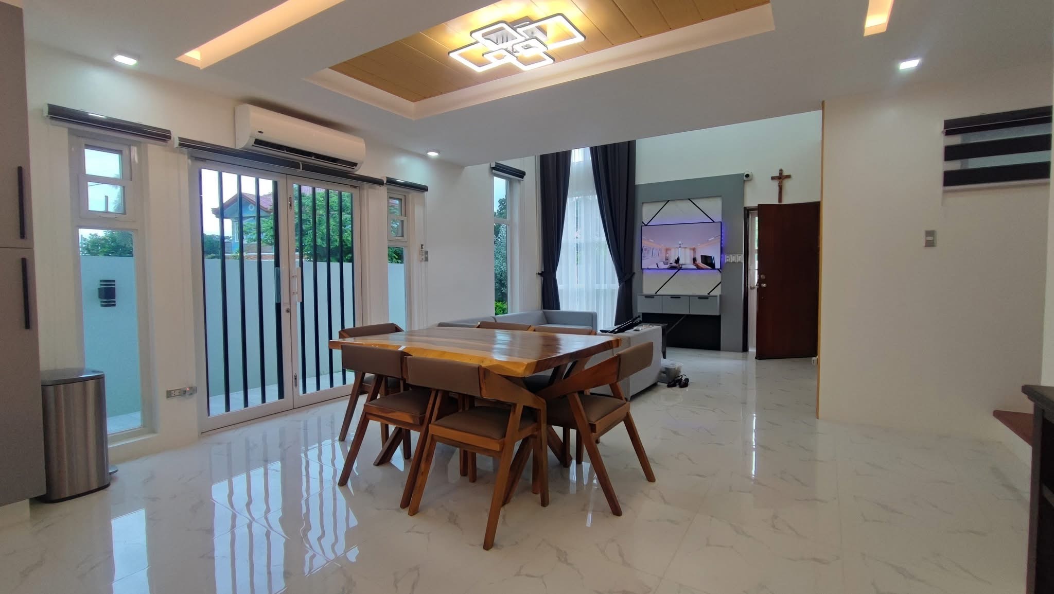 Modern Contemporary Home for Sale