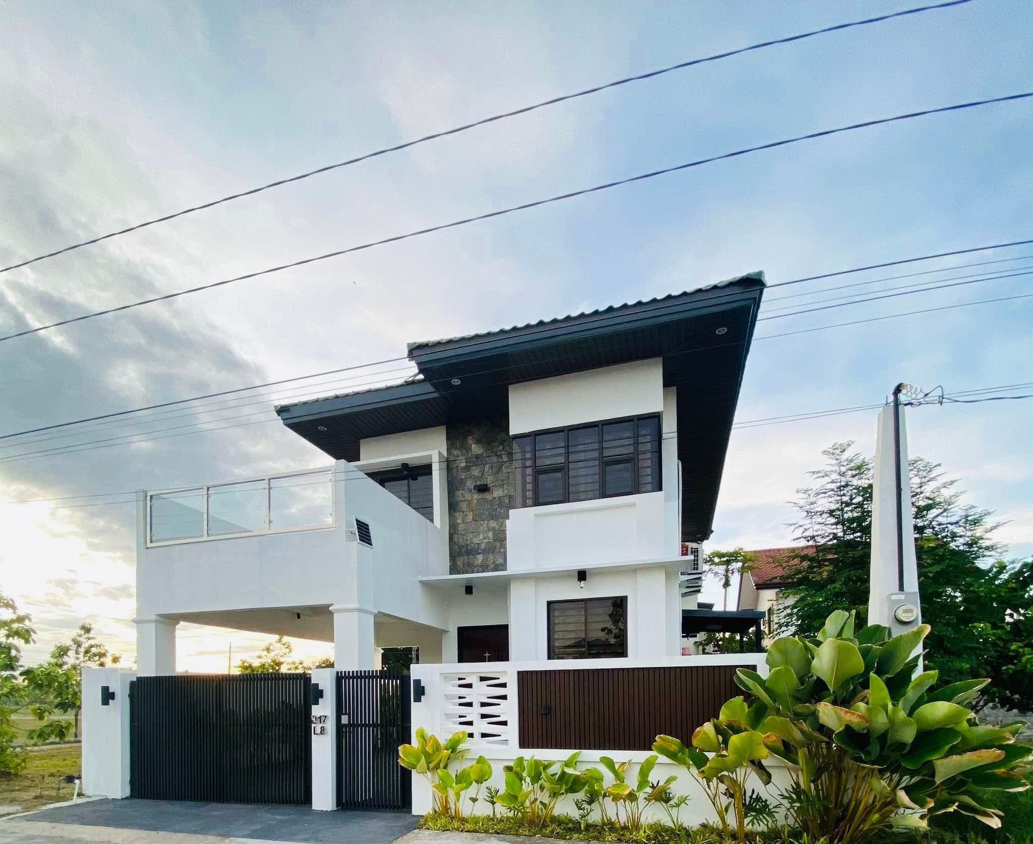 PRE-OWNED MODERN HOUSE and LOT