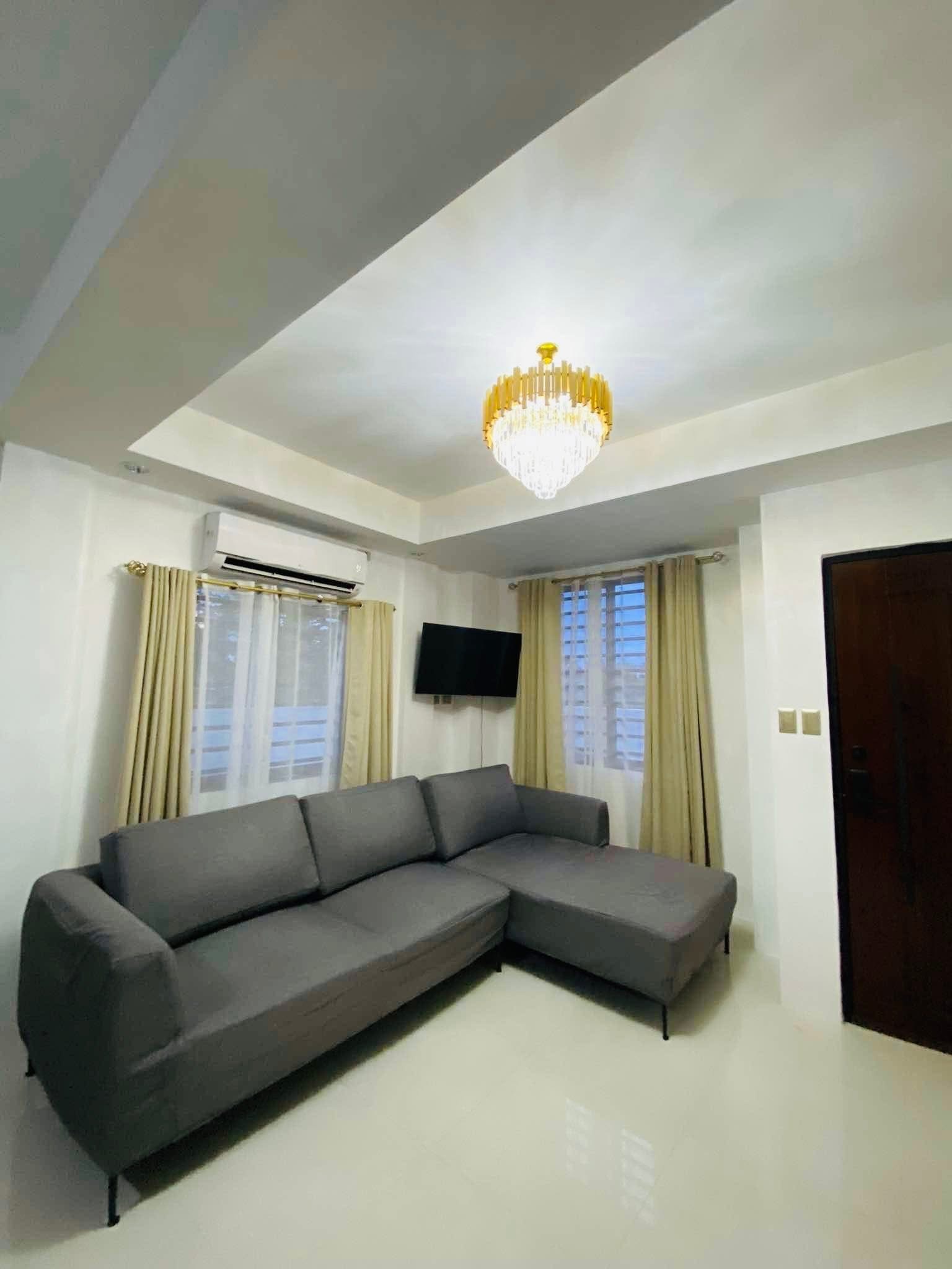 PRE-OWNED MODERN HOUSE and LOT