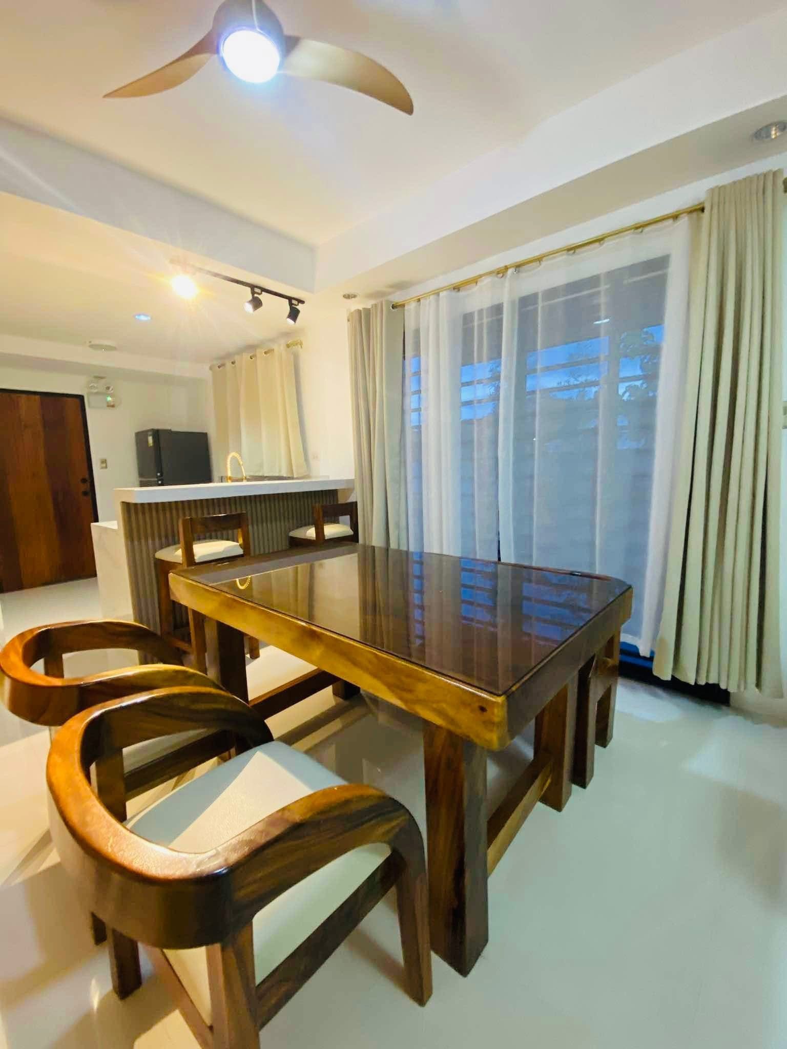 PRE-OWNED MODERN HOUSE and LOT