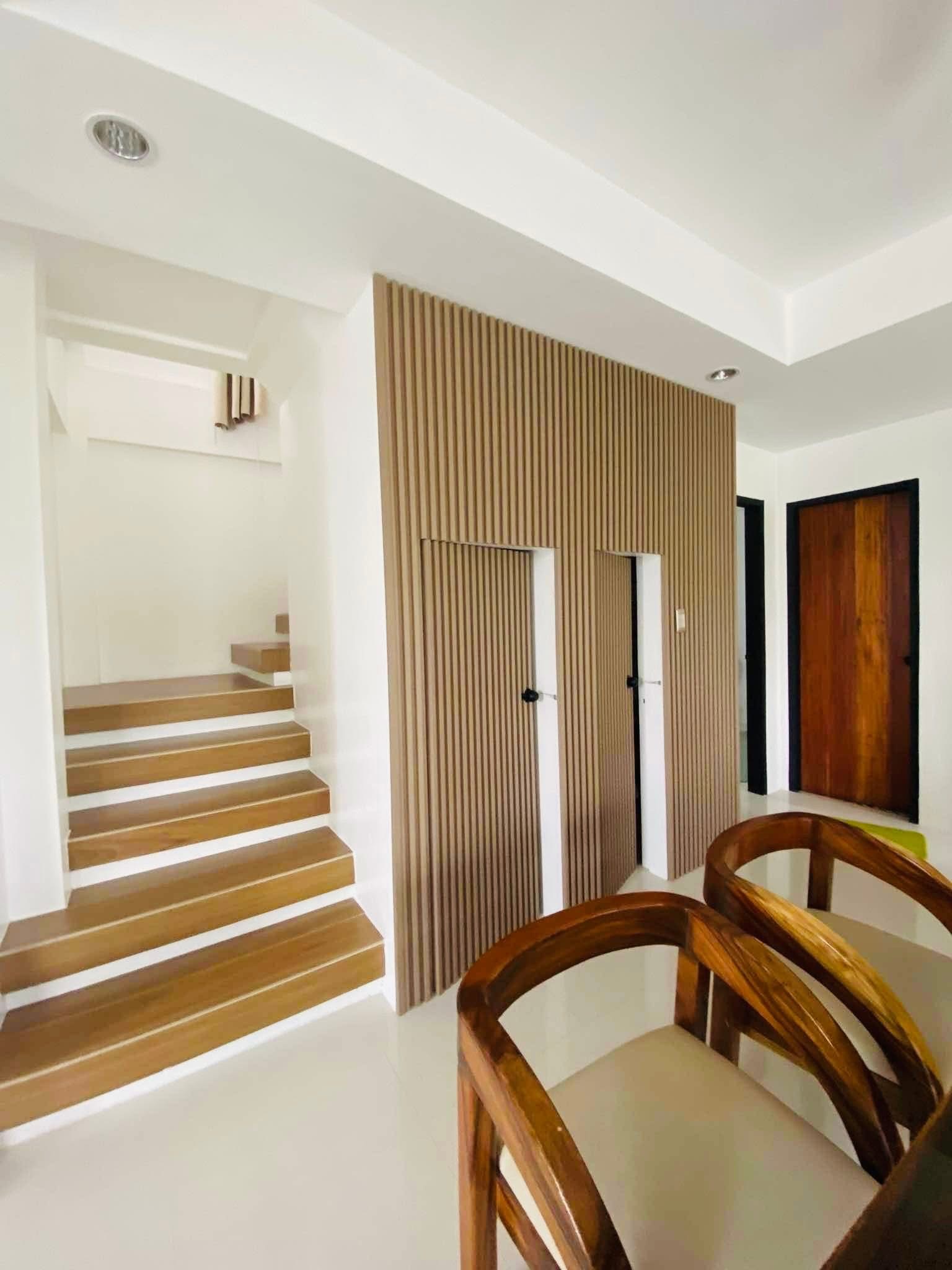 PRE-OWNED MODERN HOUSE and LOT