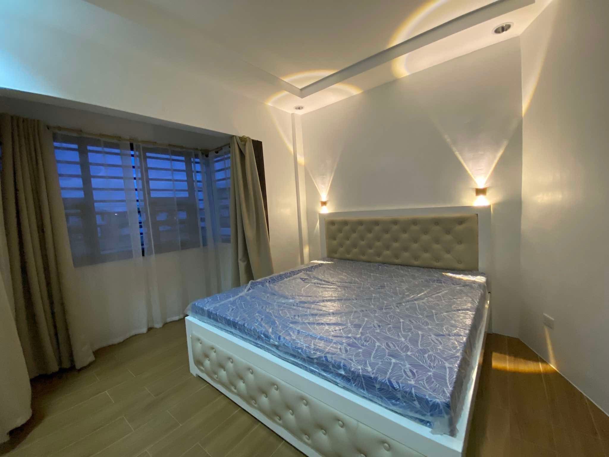 PRE-OWNED MODERN HOUSE and LOT