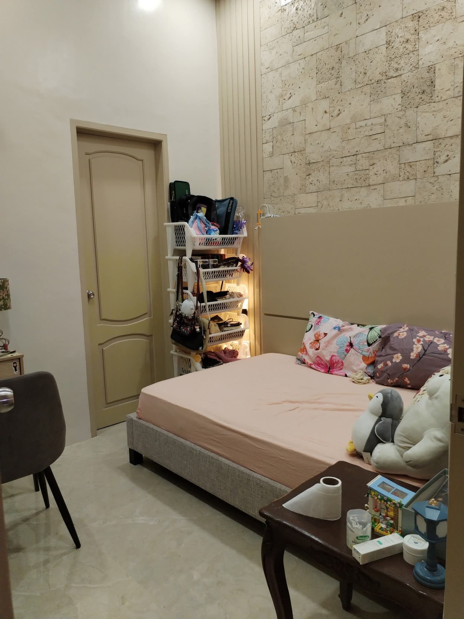 PREOWNED CORNER BUNGALOW ELEVATED WITH SWIMMING POOL IN SAN FERNANDO PAMPANGA