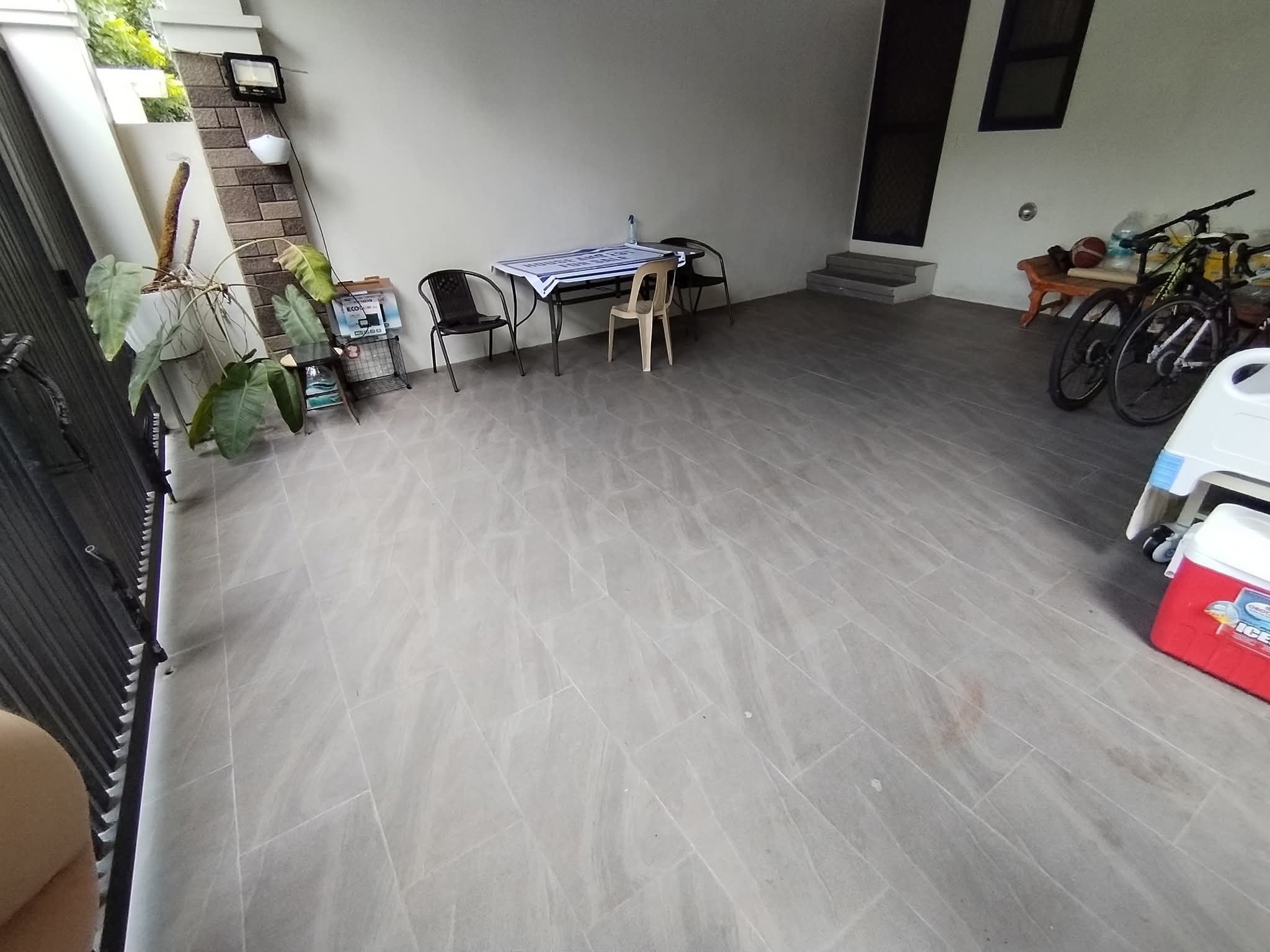 PREOWNED CORNER BUNGALOW ELEVATED WITH SWIMMING POOL IN SAN FERNANDO PAMPANGA